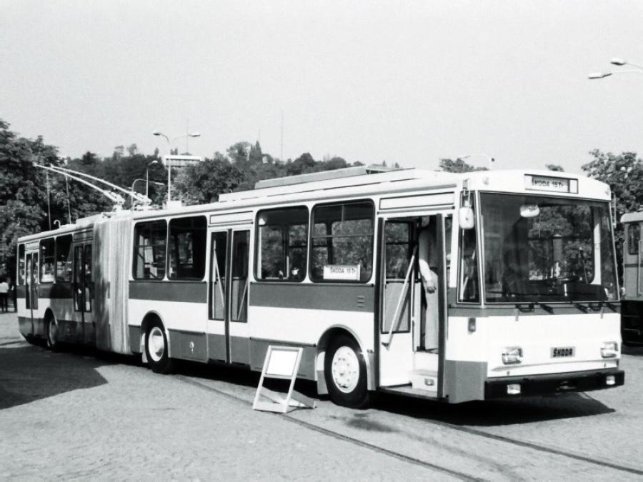  Skoda 15Tr 1989 года  (фото 1 из 4)